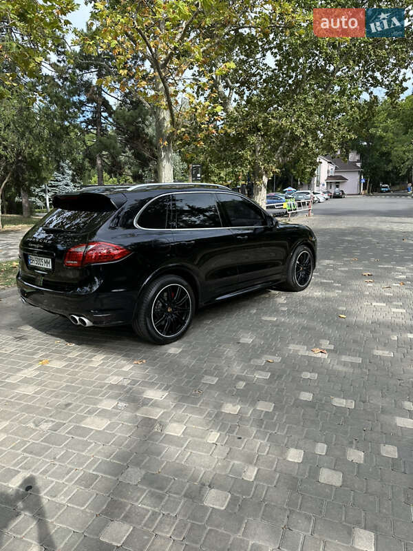 Позашляховик / Кросовер Porsche Cayenne 2010 в Одесі