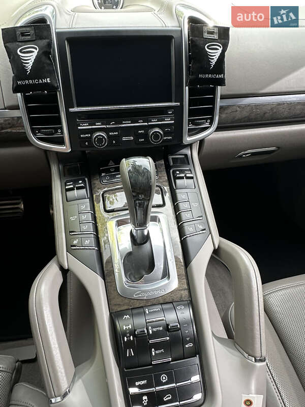 Позашляховик / Кросовер Porsche Cayenne 2010 в Одесі