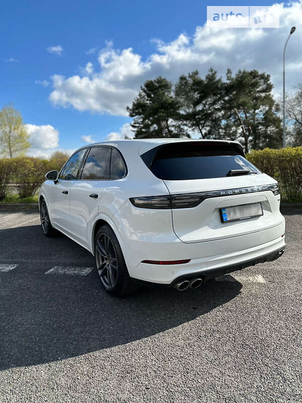 Позашляховик / Кросовер Porsche Cayenne 2018 в Києві