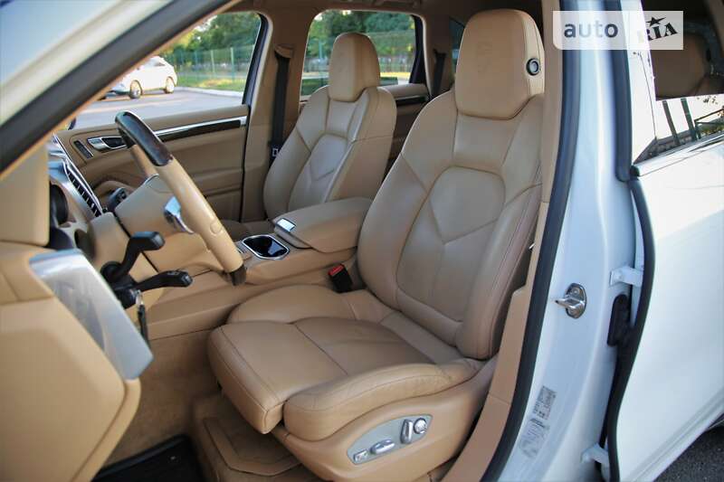 Внедорожник / Кроссовер Porsche Cayenne 2013 в Харькове