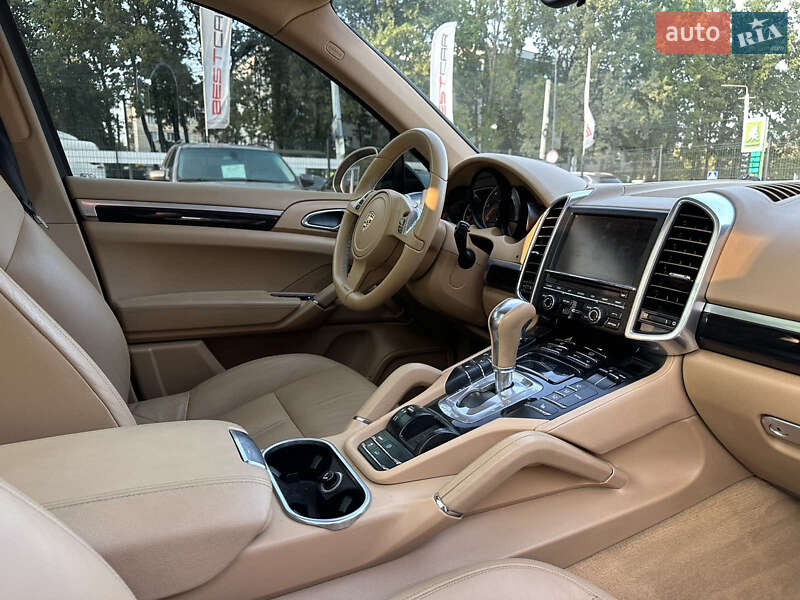 Позашляховик / Кросовер Porsche Cayenne 2010 в Вінниці