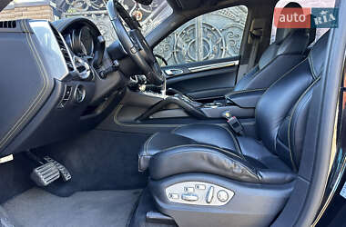 Внедорожник / Кроссовер Porsche Cayenne 2013 в 