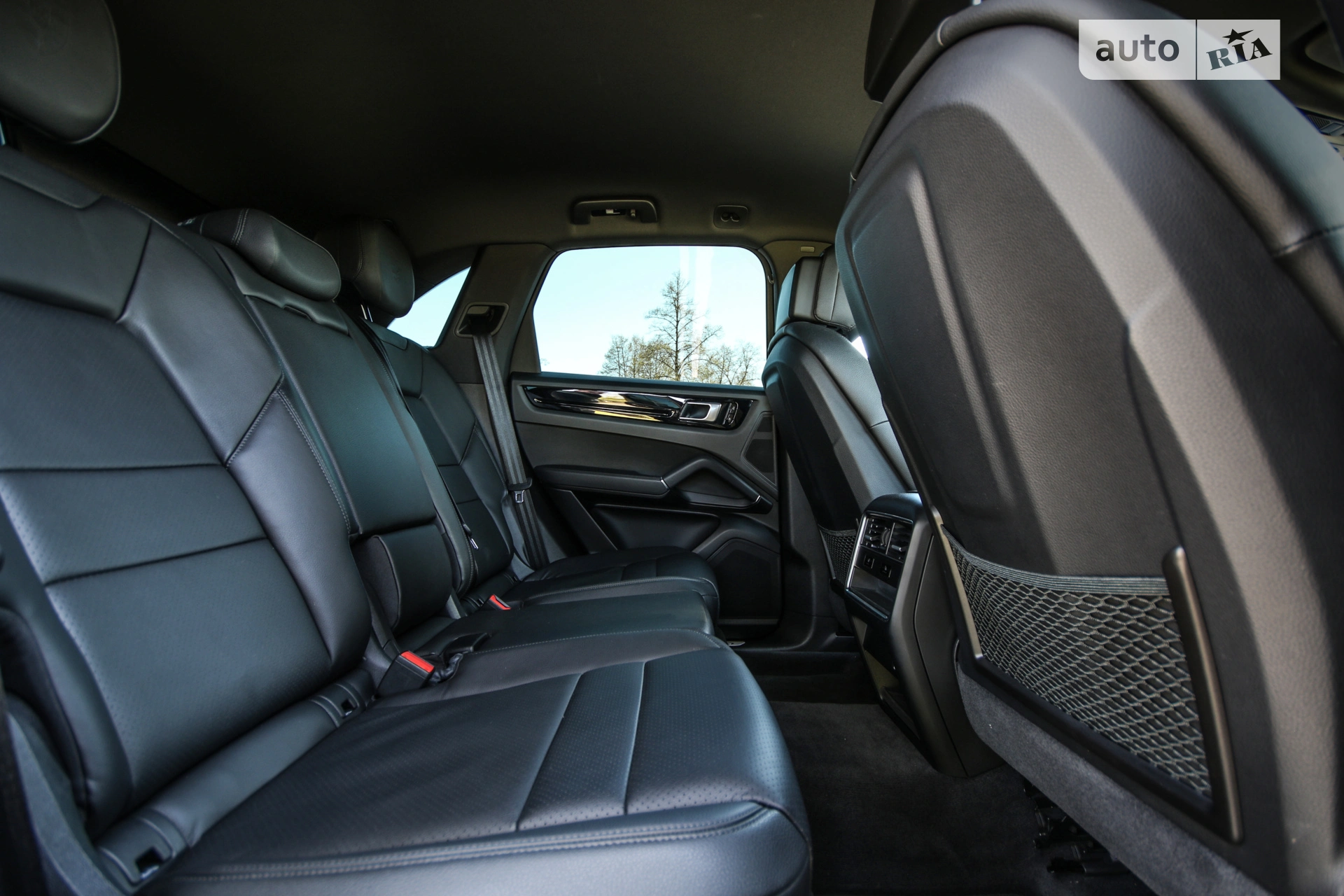 2019 Porsche Cayenne - мініатюра 26