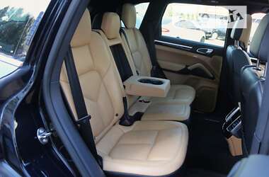 Внедорожник / Кроссовер Porsche Cayenne 2016 в 
