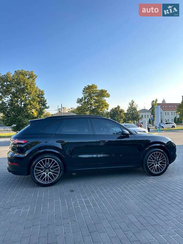 Внедорожник / Кроссовер Porsche Cayenne 2017 в Киеве