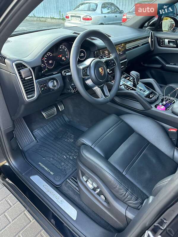 Внедорожник / Кроссовер Porsche Cayenne 2017 в Киеве