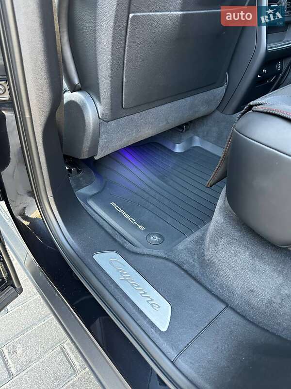 Внедорожник / Кроссовер Porsche Cayenne 2017 в Киеве