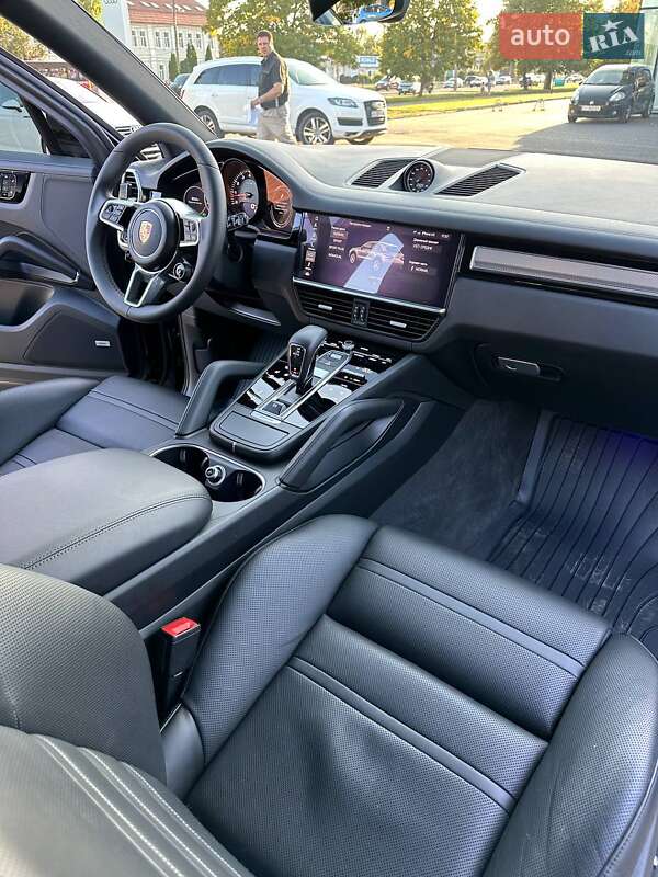 Внедорожник / Кроссовер Porsche Cayenne 2017 в Киеве