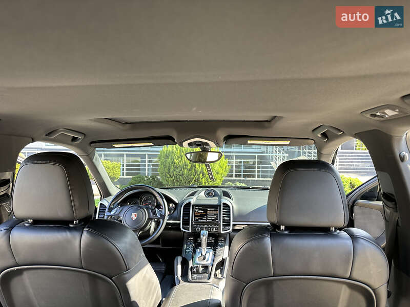 Внедорожник / Кроссовер Porsche Cayenne 2013 в Черновцах