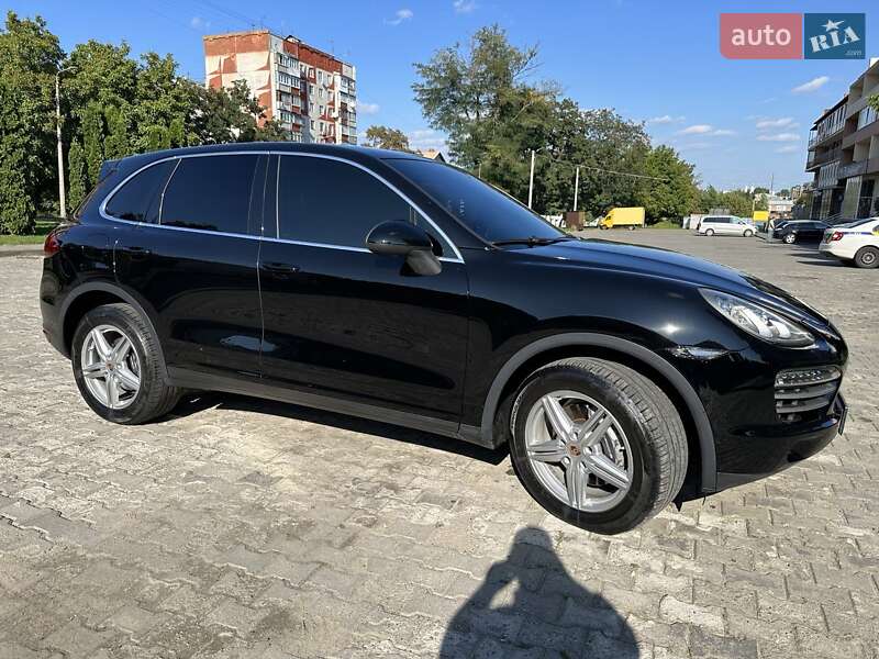 Внедорожник / Кроссовер Porsche Cayenne 2013 в Черновцах