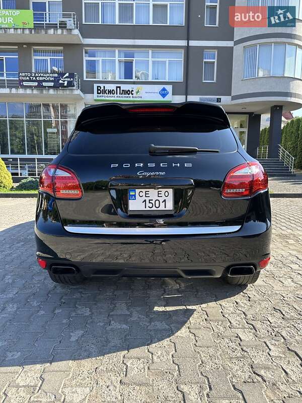 Внедорожник / Кроссовер Porsche Cayenne 2013 в Черновцах