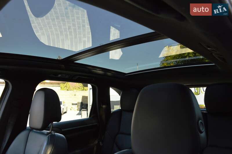 Внедорожник / Кроссовер Porsche Cayenne 2012 в Одессе