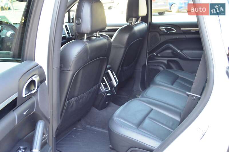 Внедорожник / Кроссовер Porsche Cayenne 2012 в Одессе