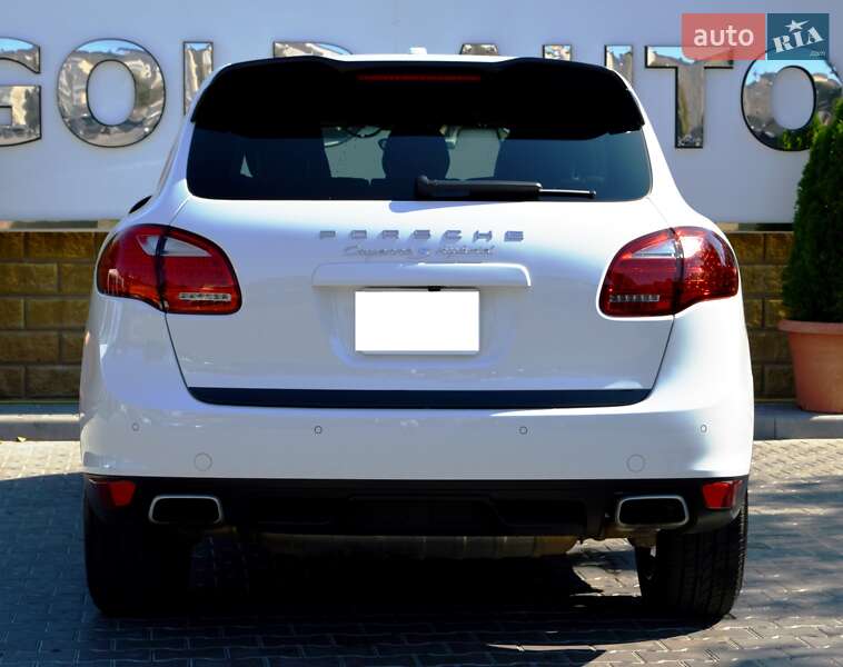 Внедорожник / Кроссовер Porsche Cayenne 2012 в Одессе