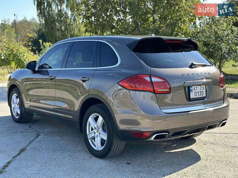 Внедорожник / Кроссовер Porsche Cayenne 2012 в Калуше