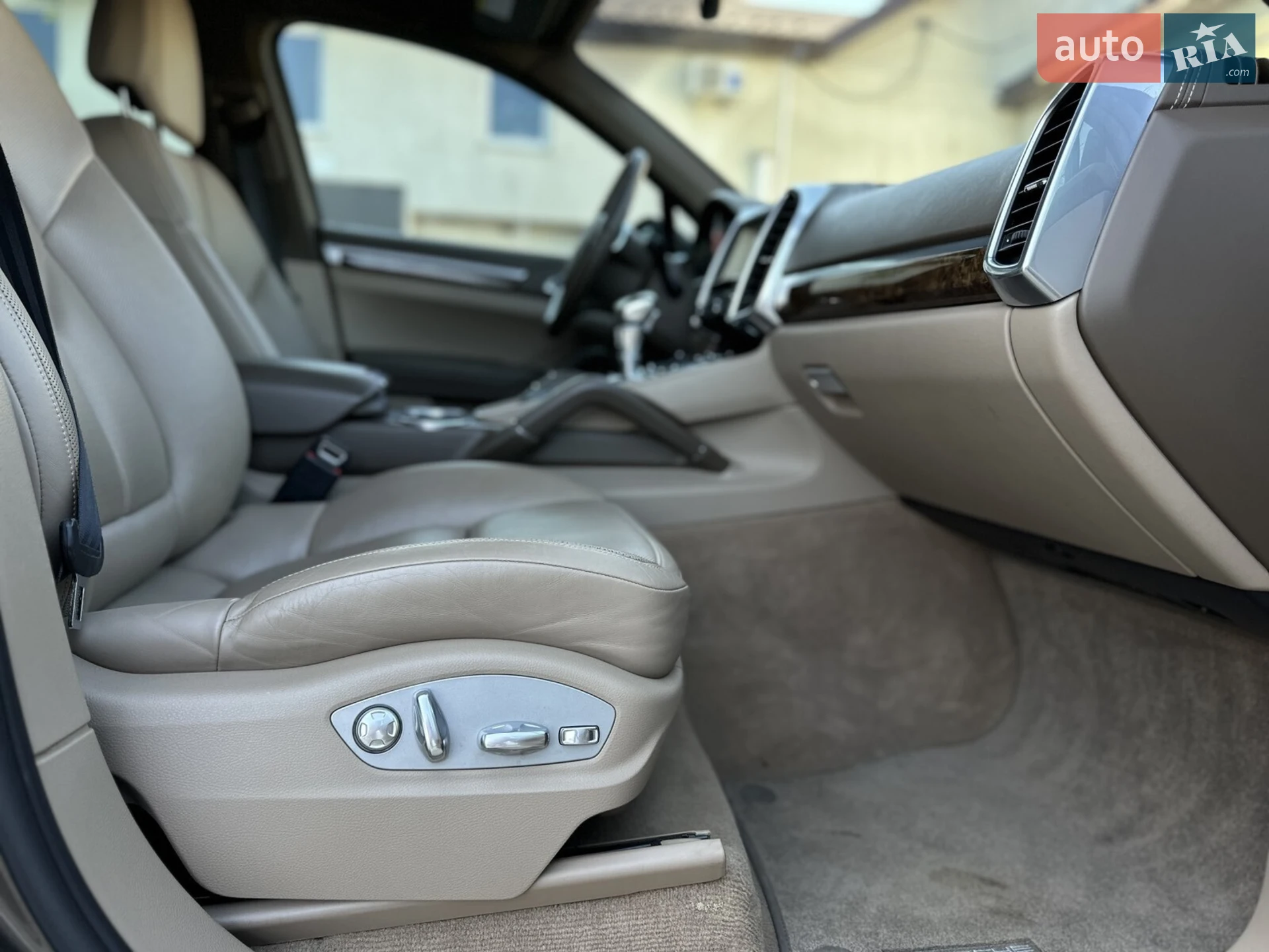 2012 Porsche Cayenne - мініатюра 36