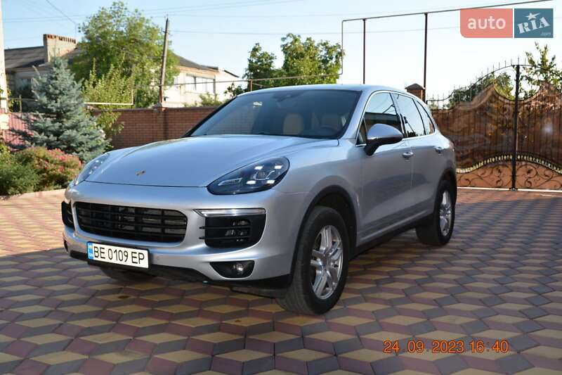 Позашляховик / Кросовер Porsche Cayenne 2016 в Одесі