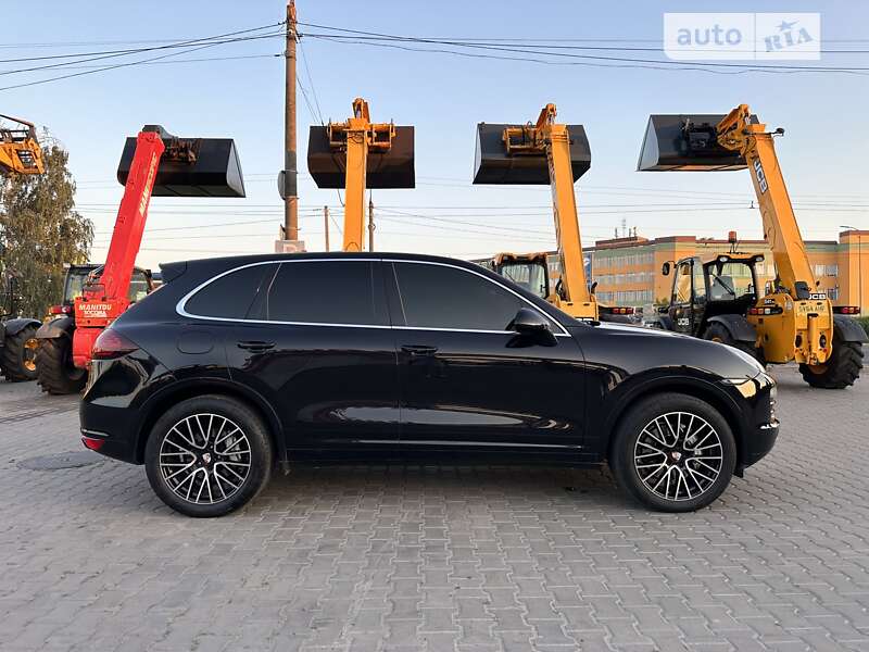 Внедорожник / Кроссовер Porsche Cayenne 2011 в Луцке