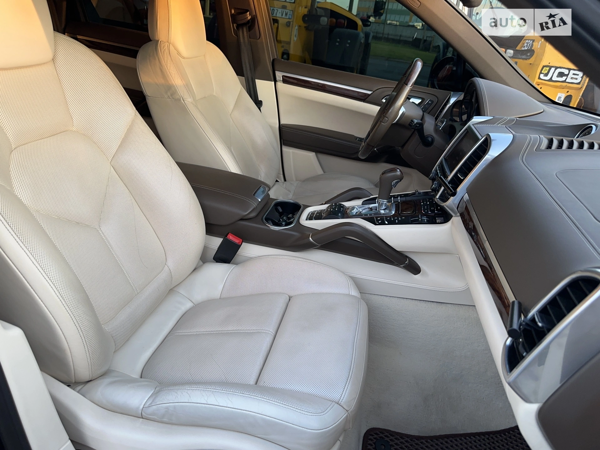 2011 Porsche Cayenne - мініатюра 17