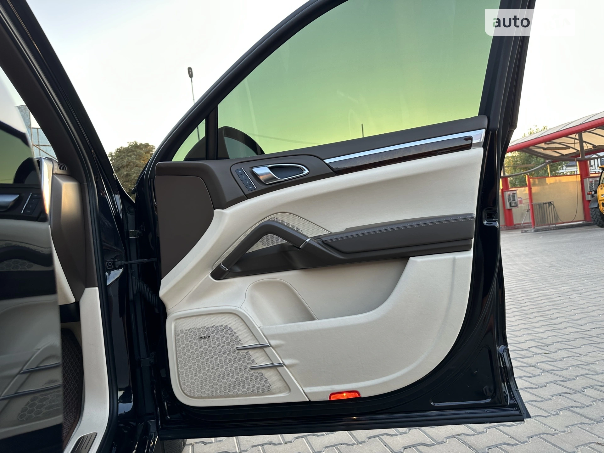 2011 Porsche Cayenne - мініатюра 20