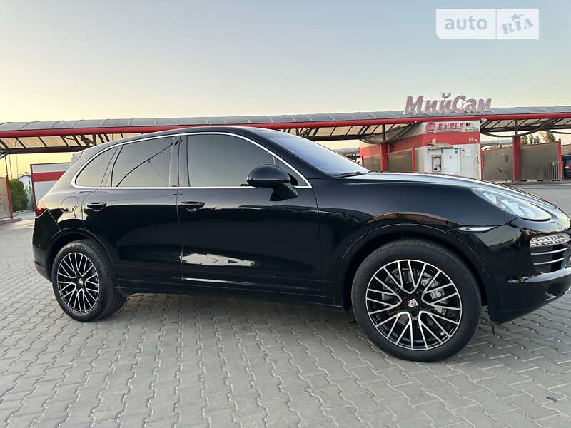Внедорожник / Кроссовер Porsche Cayenne 2011 в Луцке