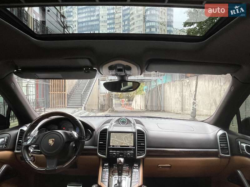 Внедорожник / Кроссовер Porsche Cayenne 2012 в Одессе