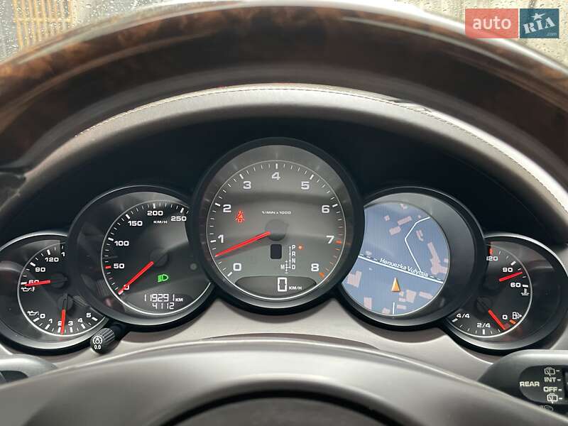 Внедорожник / Кроссовер Porsche Cayenne 2012 в Одессе
