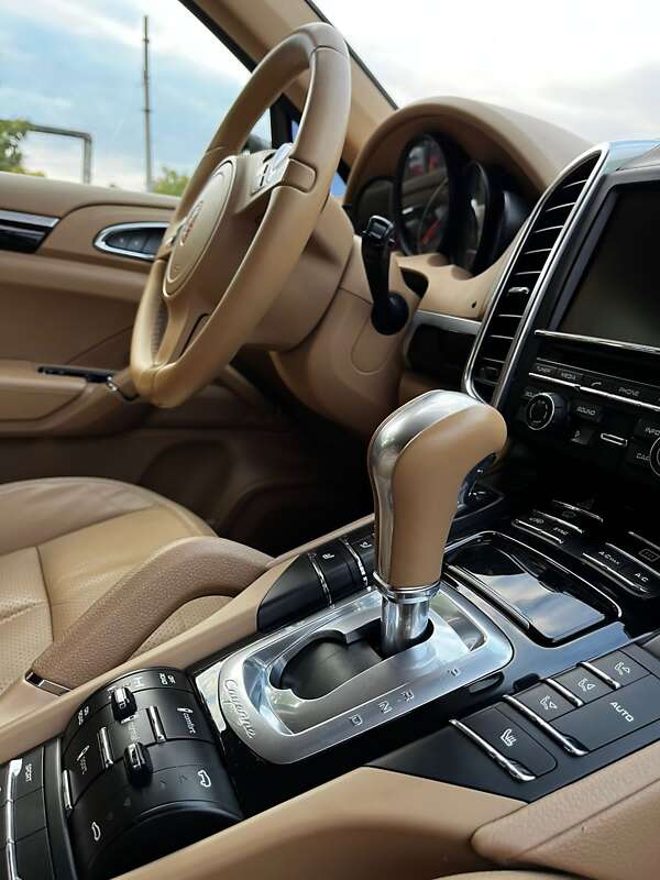 Внедорожник / Кроссовер Porsche Cayenne 2013 в Хмельницком