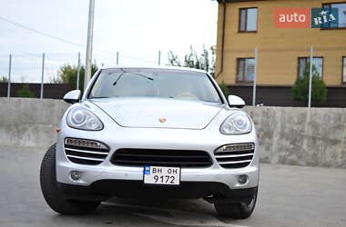 Позашляховик / Кросовер Porsche Cayenne 2012 в 