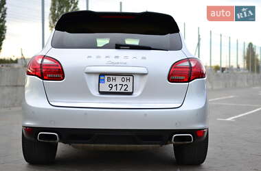 Позашляховик / Кросовер Porsche Cayenne 2012 в 