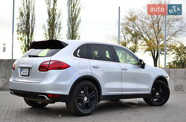 Позашляховик / Кросовер Porsche Cayenne 2012 в 