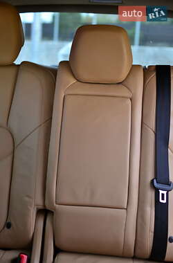 Позашляховик / Кросовер Porsche Cayenne 2012 в 