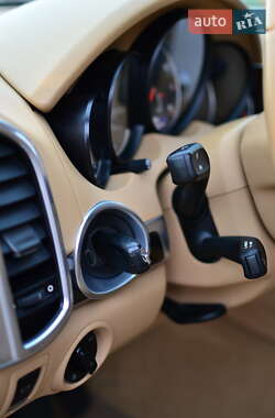 Позашляховик / Кросовер Porsche Cayenne 2012 в 