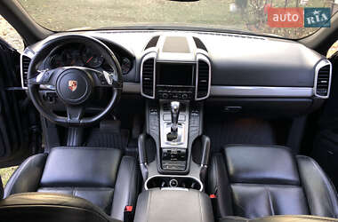 Внедорожник / Кроссовер Porsche Cayenne 2012 в 