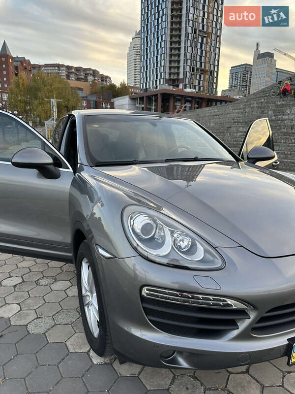 Внедорожник / Кроссовер Porsche Cayenne 2011 в Днепре
