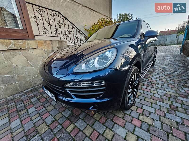 Внедорожник / Кроссовер Porsche Cayenne 2013 в Остроге