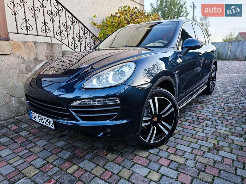 Внедорожник / Кроссовер Porsche Cayenne 2013 в Остроге