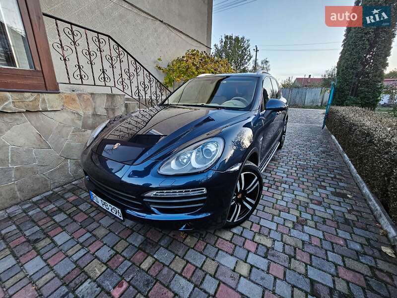 Внедорожник / Кроссовер Porsche Cayenne 2013 в Остроге