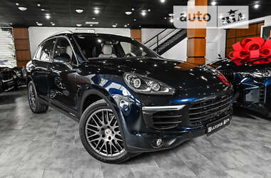 Позашляховик / Кросовер Porsche Cayenne 2016 в 