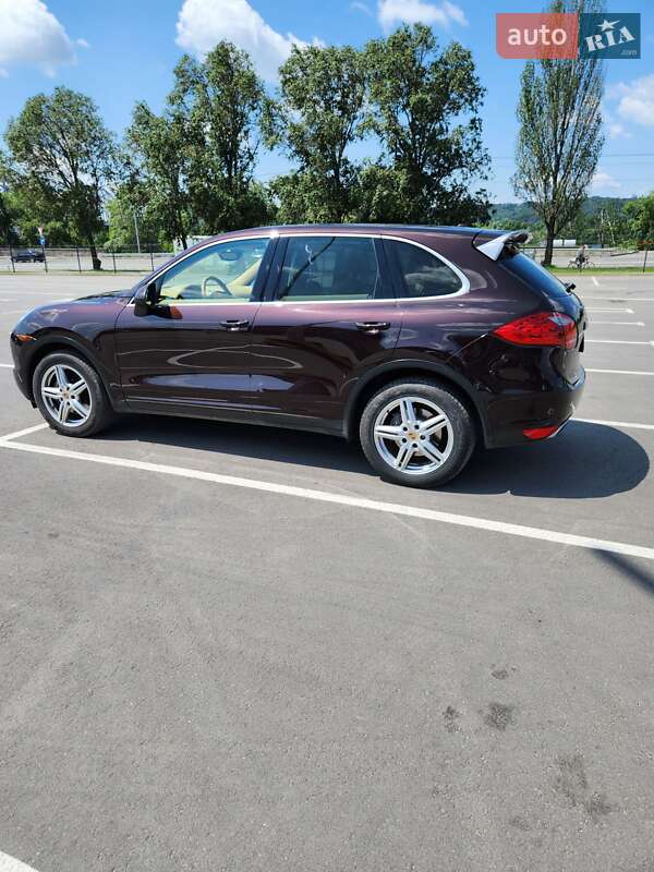 Внедорожник / Кроссовер Porsche Cayenne 2014 в Киеве