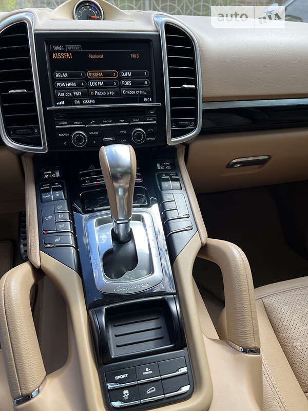 Позашляховик / Кросовер Porsche Cayenne 2012 в Києві