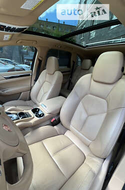 Внедорожник / Кроссовер Porsche Cayenne 2012 в 