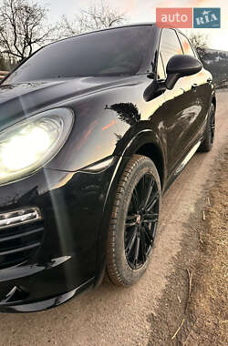 Внедорожник / Кроссовер Porsche Cayenne 2012 в 