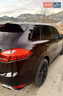 Внедорожник / Кроссовер Porsche Cayenne 2012 в 