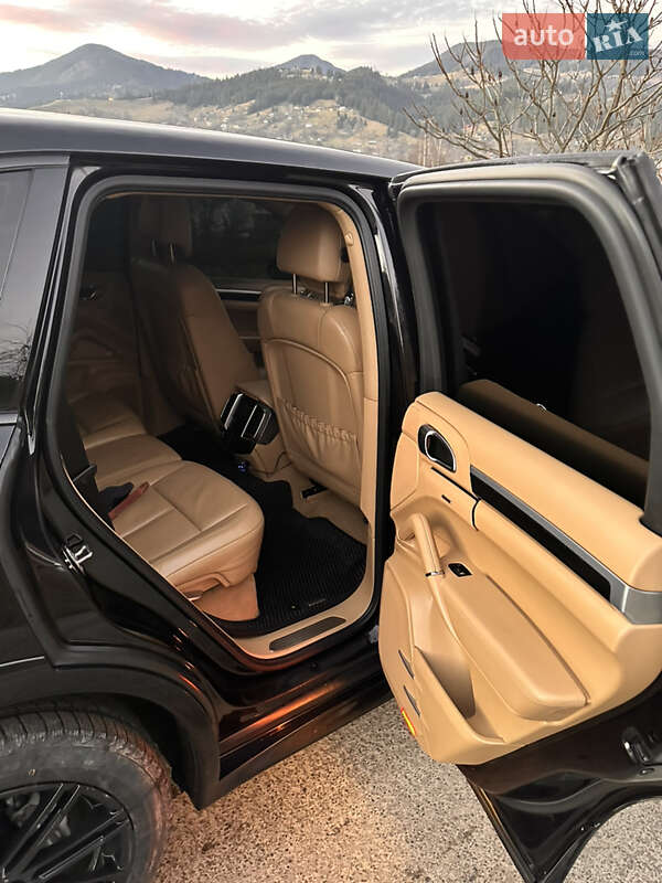 Внедорожник / Кроссовер Porsche Cayenne 2012 в Верховине