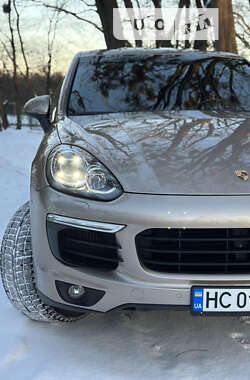 Внедорожник / Кроссовер Porsche Cayenne 2015 в Львове