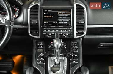 Внедорожник / Кроссовер Porsche Cayenne 2013 в 