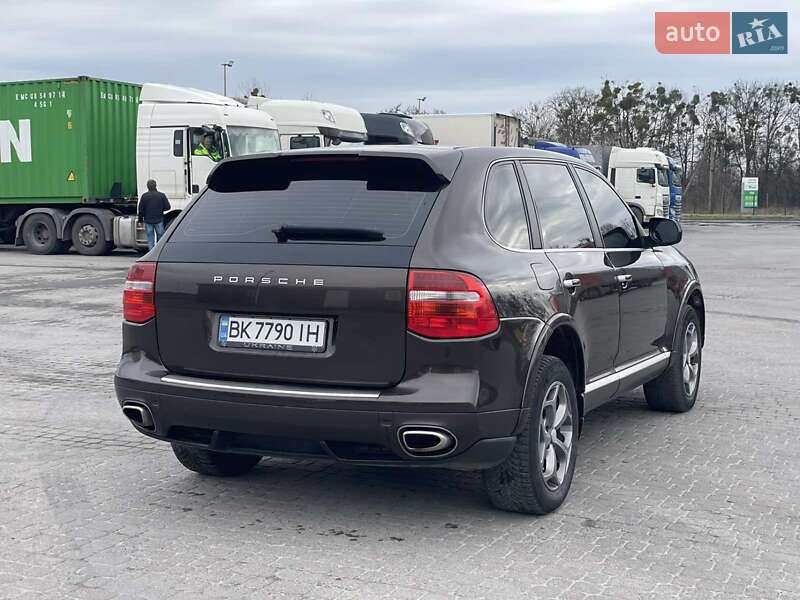 Позашляховик / Кросовер Porsche Cayenne 2009 в Дубні