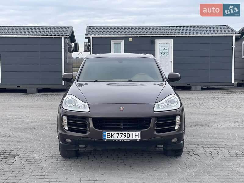 Позашляховик / Кросовер Porsche Cayenne 2009 в Дубні