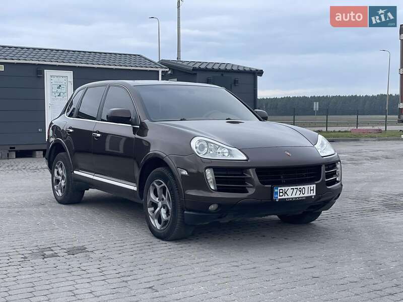 Позашляховик / Кросовер Porsche Cayenne 2009 в Дубні